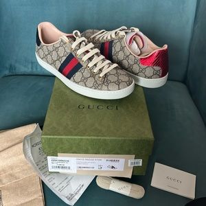 Gucci - Women's Ace GG Supreme Canvas Low Top Lace Up Sneakers; Size 39.5